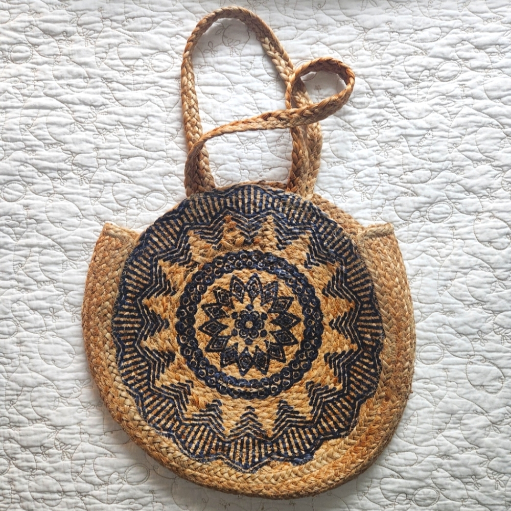 Chloe & Lex Round Boho Woven & Braided Jute Tote Bag Purse Blue Mandala Beach